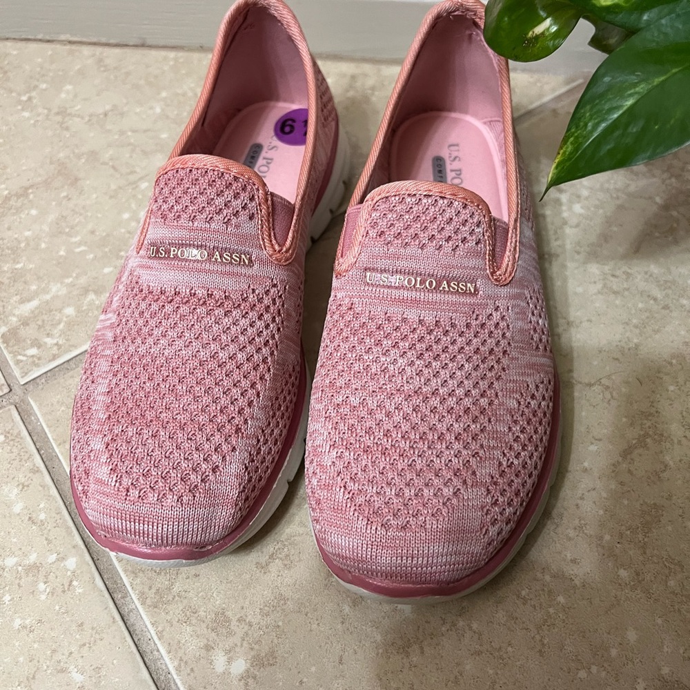 U.S.Polo Assn. Women’s Confort Slip-On Loafer Shoes Pink  Color.!!